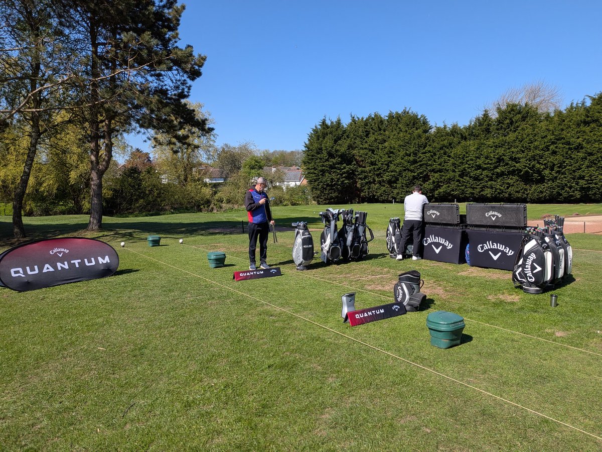 Paceygolf's tweet photo. All ready to go with @CallawayGolfEU @hornseagolfclub
@wrightgolfshop
Sunny skies for all today at the HGC
#fittingevent https://t.co/u7BWmywdhP
