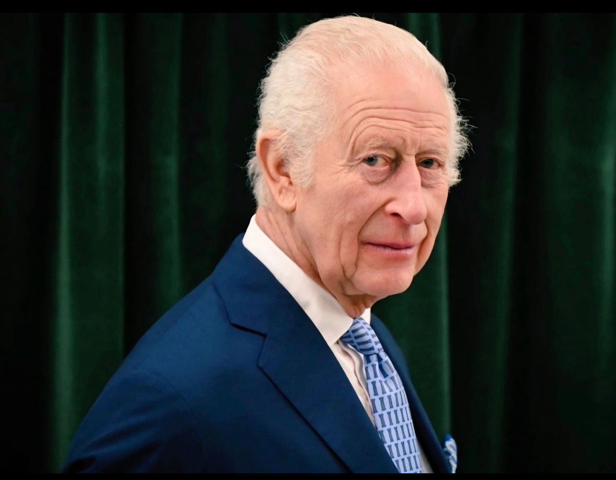 Dark Darling tweet media