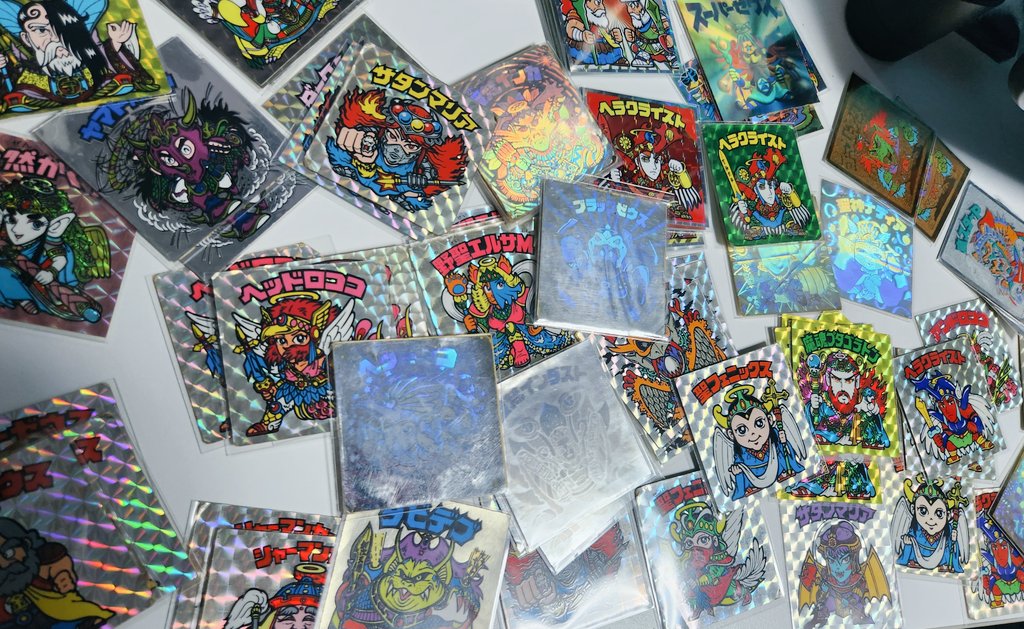 色々まとめ買いしたのでファイリングしなおしてますけど並べるのが一番 