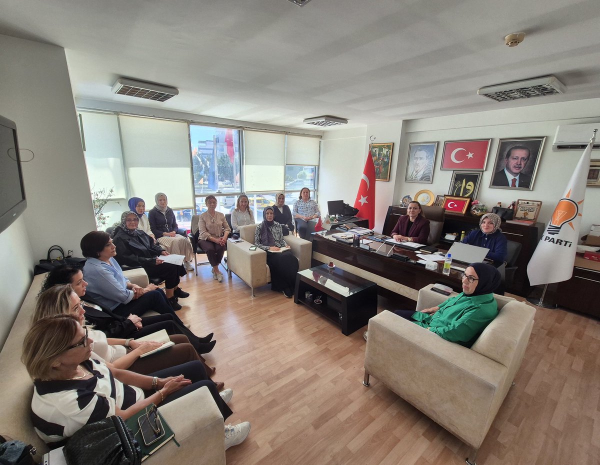 GlinZboz's tweet photo. 📍 Antalya İl Başkanlığı

Yürütme Kurulu Üyelerimizle haftalık olağan toplantımızı yaparak çalışma planımızı oluşturduk. Hayırlara vesile olmasını diliyorum.

@tugbaisikercan 
@alicetin_07
@akkadinantalya https://t.co/FCU5RnKVg9