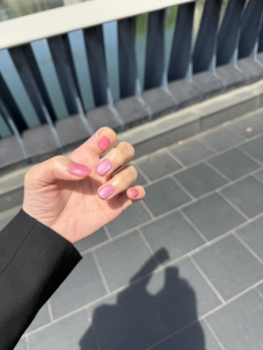 ネイルの色が超気に入ってる