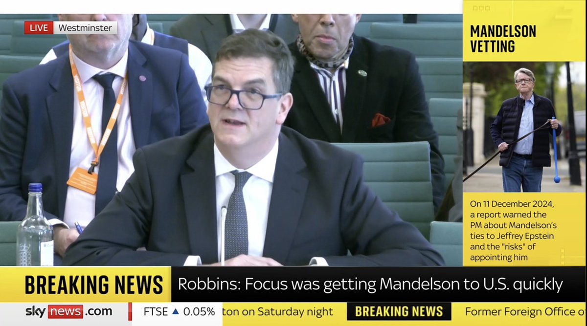 MBrgger's tweet image. Forestil dig at departementschefen for Udenrigsministeriet vidnede i to en halv time til et åbent samråd med udenrigspolitisk nævn om en skandale der handler om statsministeren, og at dette samråd blev sendt direkte ud på tv. Nej, vel? Dette ville aldrig ske i Danmark, men det er