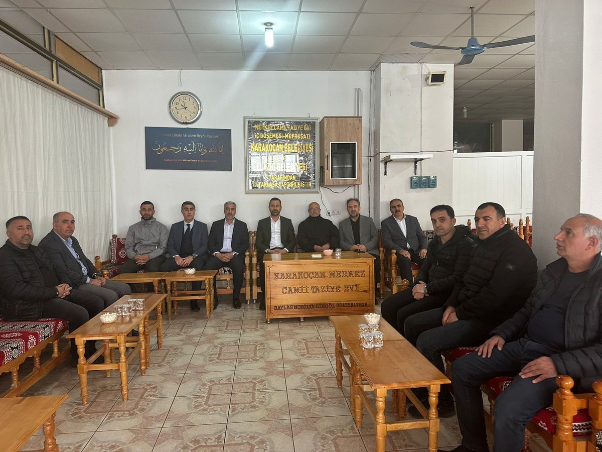 sonertufanoglu's tweet photo. Sendikamızın Malatya il temsilcisi Ramazan Yaşar başkanımızın annesinin vefatı sebebiyle kendilerine taziyelerimizi ilettik.
Rabbim rahmet eylesin. https://t.co/R9MxI8j3U5