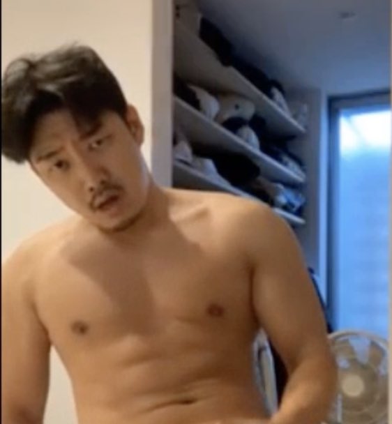 Asian boys tweet media