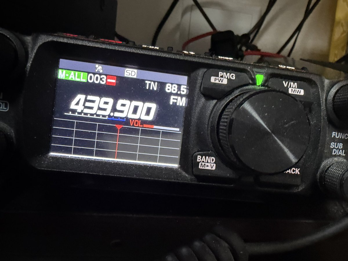 泊まり番明け
今夜の、JARL沖縄県支部の主催
定期ロールコールは、オイラがキー局です。
２０時より、439.90MHz 
那覇市首里大名町レピータより
コールします。
全てのアマチュア局が参加できます。
よろしくお願いします。