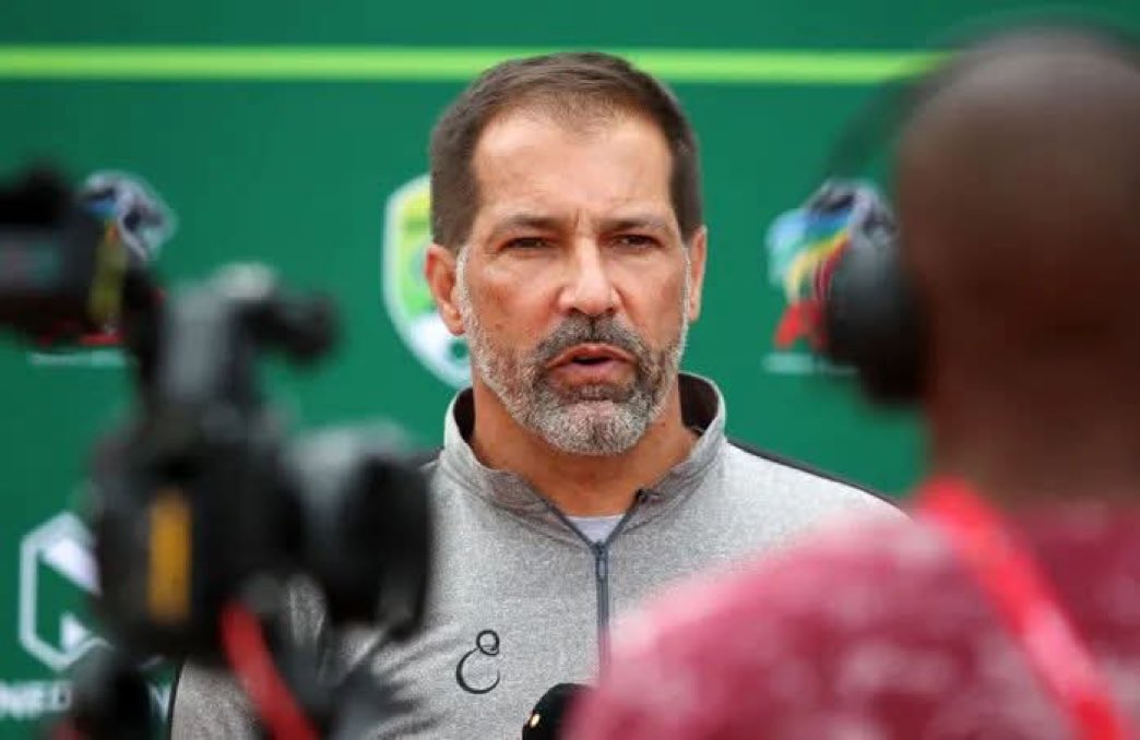 osasuo's tweet image. I remember Roger De Sa, the incoming @GhanaBlackstars assistant coach, because of his memories of a first visit to #Nigeria, as a @BafanaBafana player, in the 1990s… He said the fans at the National Stadium in Surulere called him “De Klerk”… 😂🤦🏾‍♂️