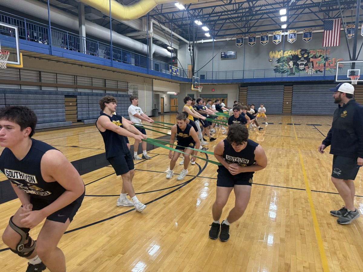 South Lyon Football tweet media