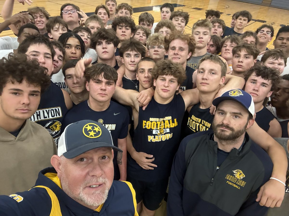 South Lyon Football tweet media