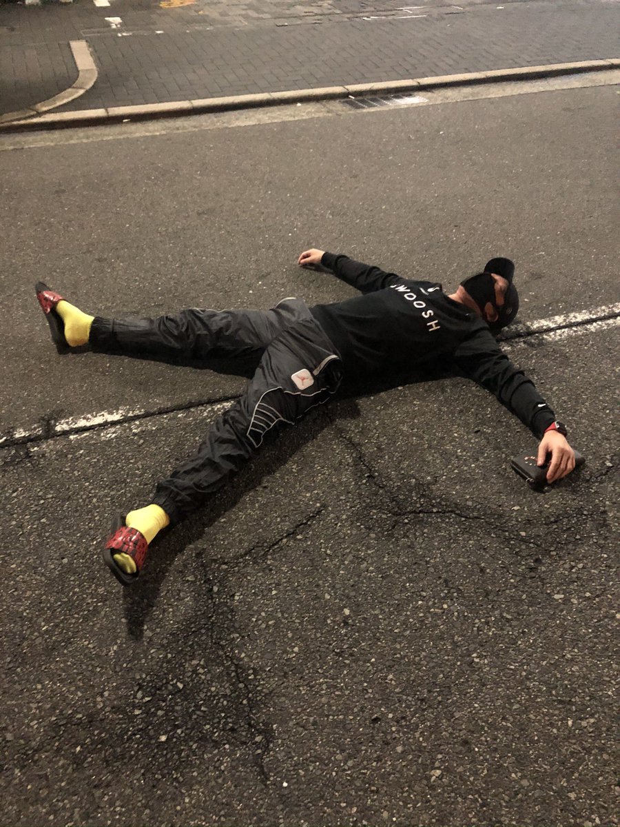 tanhukuda's tweet image. スマスロ ミリオンゴッド-神々の軌跡-

昨日
投資→101,000円
回収→0円

今日
投資→110,000円
回収→0円

気づいたら、全財産を失った。

今、放心状態で
夜空だけを見上げてる。

誰か…一言くれ。