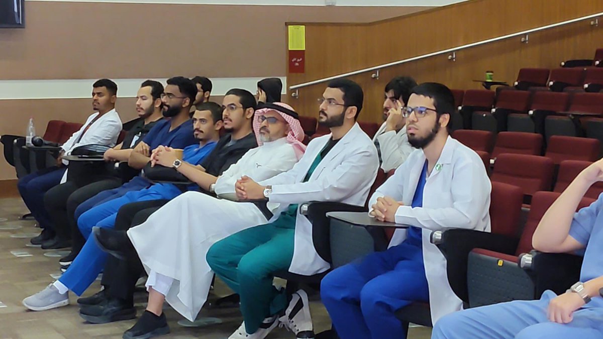 COMKSAU's tweet photo. ضمن برامج وحدة الوعي الفكري، أُقيمت محاضرة بعنوان:
“كيف يحصل الطالب على المعلومات الصحيحة من مصادرها الموثوقة”، قدّمها أ.د. الطيب أحمد.

وهدفت إلى تعزيز وعي الطلبة بطرق الوصول للمعلومة الدقيقة وتنمية مهارات التحقق من المصادر، بما يسهم في رفع جودة مخرجاتهم الأكاديمية والبحثي.
#كاساو