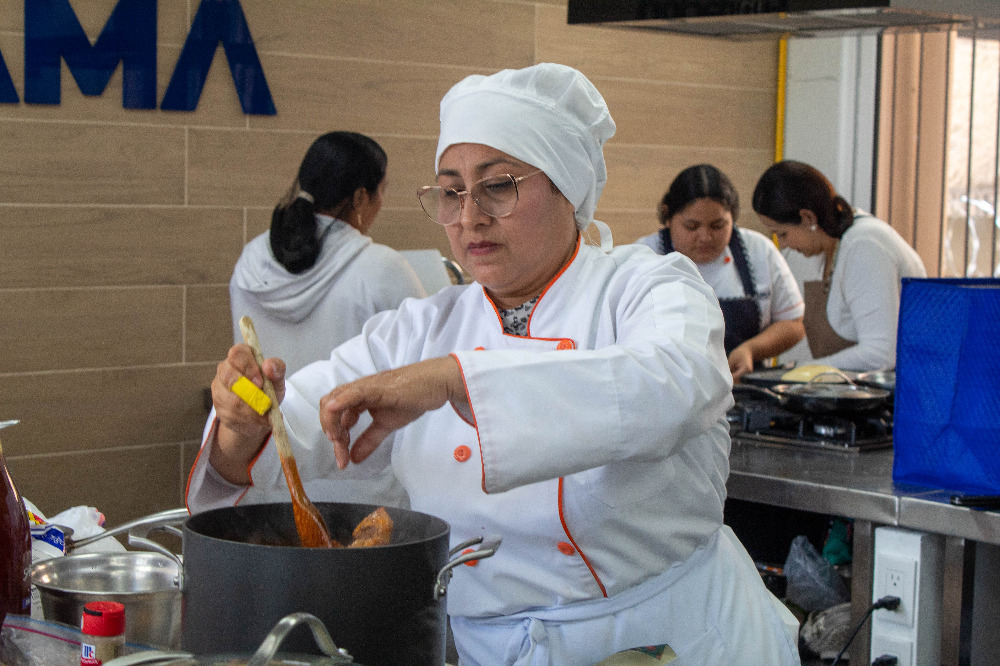 Fundación Esperanza tweet media