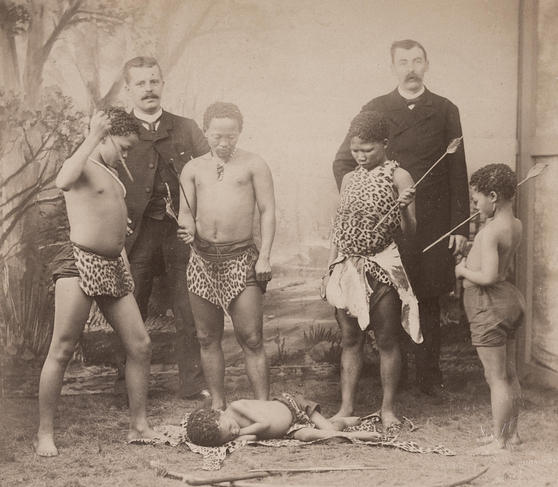 KiBeLoo's tweet photo. @JohnnyFDK Meanwhile, western human zoo... https://t.co/0pnKMkkwlX