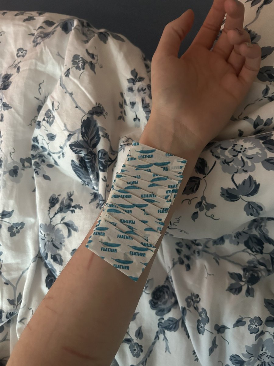 rainbowdash of shedtwt tweet media