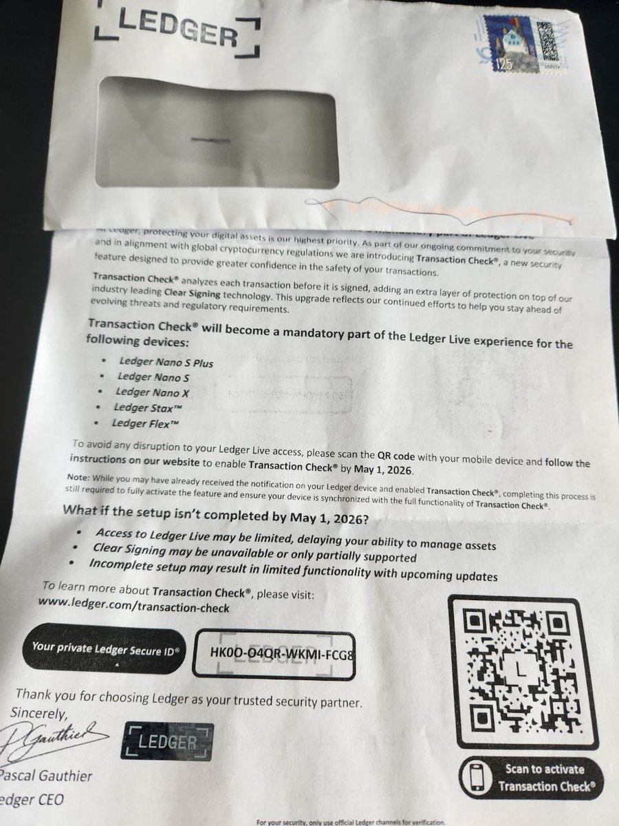 AlexCryptoPT's tweet photo. Atenção aos Scammers, até cartas já enviam para tentar sacar as seeds. Partilha para que estas bestas não consigam roubar o dinheiro de ninguém. ISTO É UM SCAM! https://t.co/jNCi0zXwXn