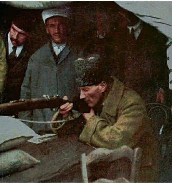 Amerikalı ünlü tarihçi Prof. Dr. Justin McCarthy Atatürk için şöyle der:
"Türkiye 1. Dünya Savaşını kaybetmiş ve adeta yıkılmıştı. Türkler artık yenilmişti ve başlarına gelecek her şeyi kabul edeceklerdi. Başlarında bir hükümet vardı ve bir vatan haini olan Damat Ferit tarafından