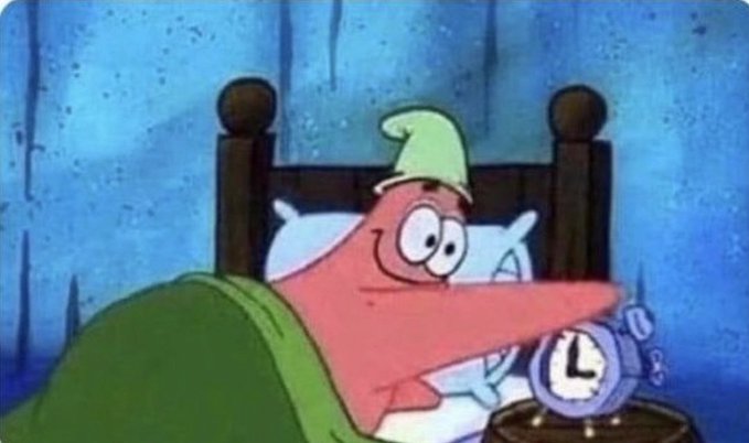 Yo preparándome para irme a dormir después de estar durmiendo todo el día: