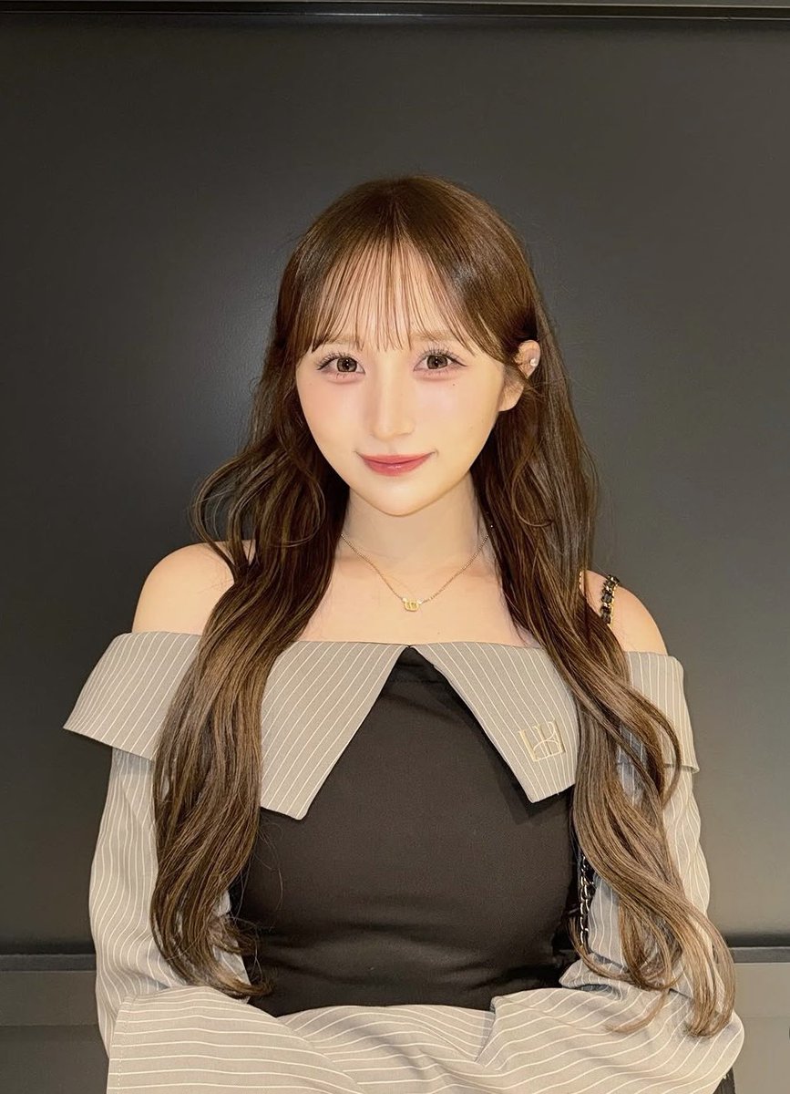 4rtm_a's tweet photo. CANDY TUNEのなちこのなちこがパンパンすぎると話題に https://t.co/EjQBQX9r4w