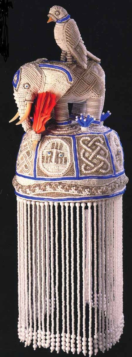 mrsanwo's tweet image. We must rally around the Yoruba identity and not allow divisive elements succeed. The space yesterday, though 18+ in my opinion, made a lot of sense. Realising that so many of us share the same values is beautiful. @Mz_Tosyn well done ma’am 👏 #Yoruba #excellence