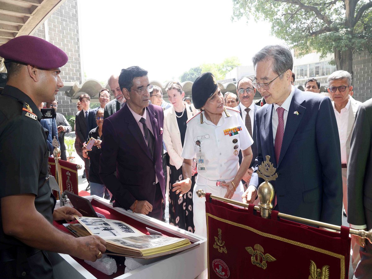 newsbuzz240's tweet image. "Guardians of Neutrality: India's Korean Mission" photo exhibition highlights India's role in Korean War

Read @ANI Story | aninews.in/news/world/asi… 

#exhibition #India #SouthKorea #KoreanWar #bilateralties
