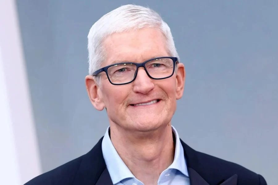 Tim Cook Ending 🚨 BREAKING: End of an era at Apple. Tim Cook is officially stepping ...
