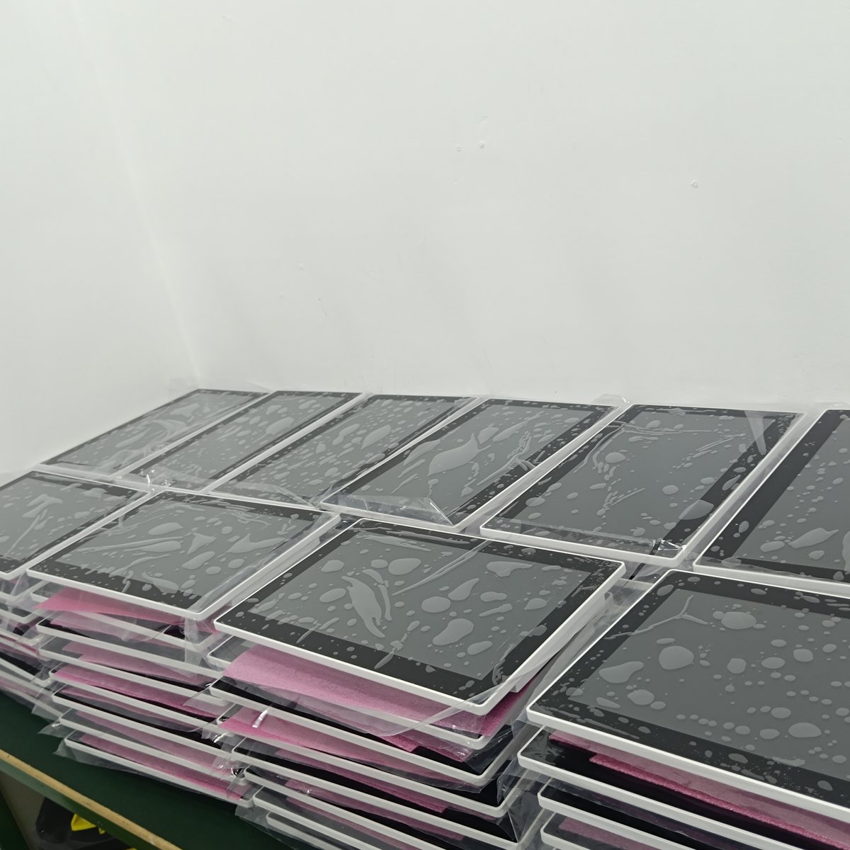 chen99949's tweet image. 🐴Wall/Table Stand Tablets: 7–86'' Android/Windows/Linux | 24/7 playback | 4K/FHD | custom add-ons (touch, POE, NFC) 📷Floor Stand Displays : 32–65'' | metal housing + tempered glass | WiFi/Ethernet/4G | 24/7 stable performance #digitalsignage #touchscreen #wallmount