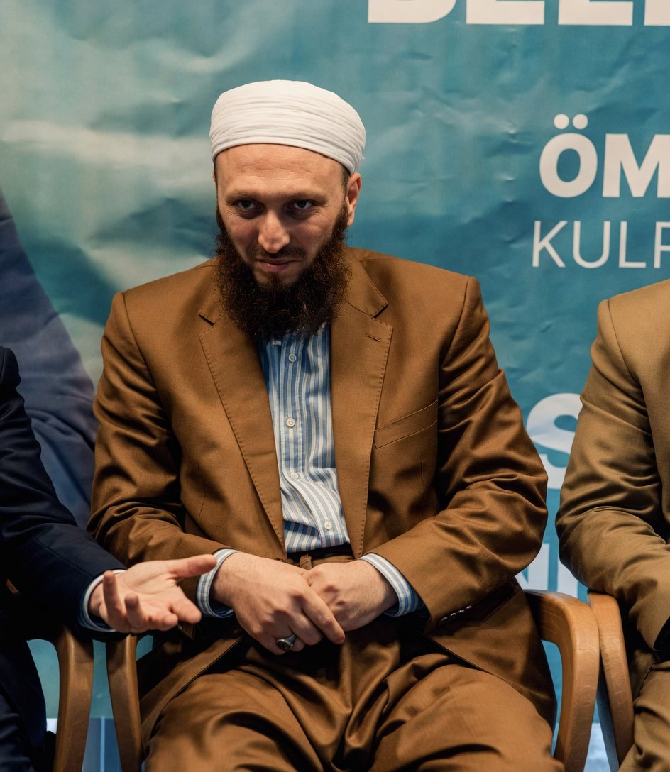 🔵 Diyarbakır’da kendisini "şeyh" diye tanıtan imam çocuğa sistematik istismardan gözaltına alındı. (Halk TV)