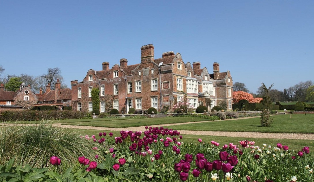 CLASouthEast's tweet image. Go behind the scenes at @Godinton for our #Kent summer social/AGM on 18 June.
Attendees will receive a tour, hear from @CLAtweets  President Gavin Lane &amp;amp; enjoy a drinks reception/lunch.
Supported by @KrestonReeves @birkettsllp @BTFPartnership #CLA 
Book: members.cla.org.uk/MY-CLA/Events/…