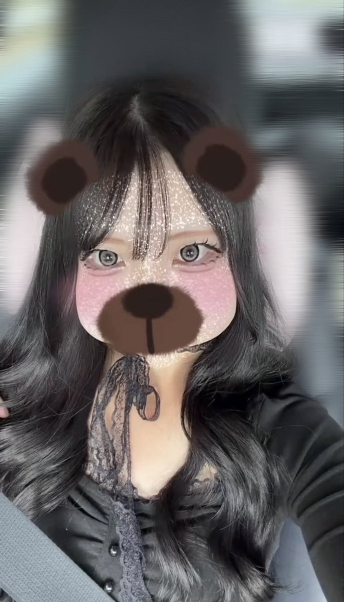 なな🖤 tweet media