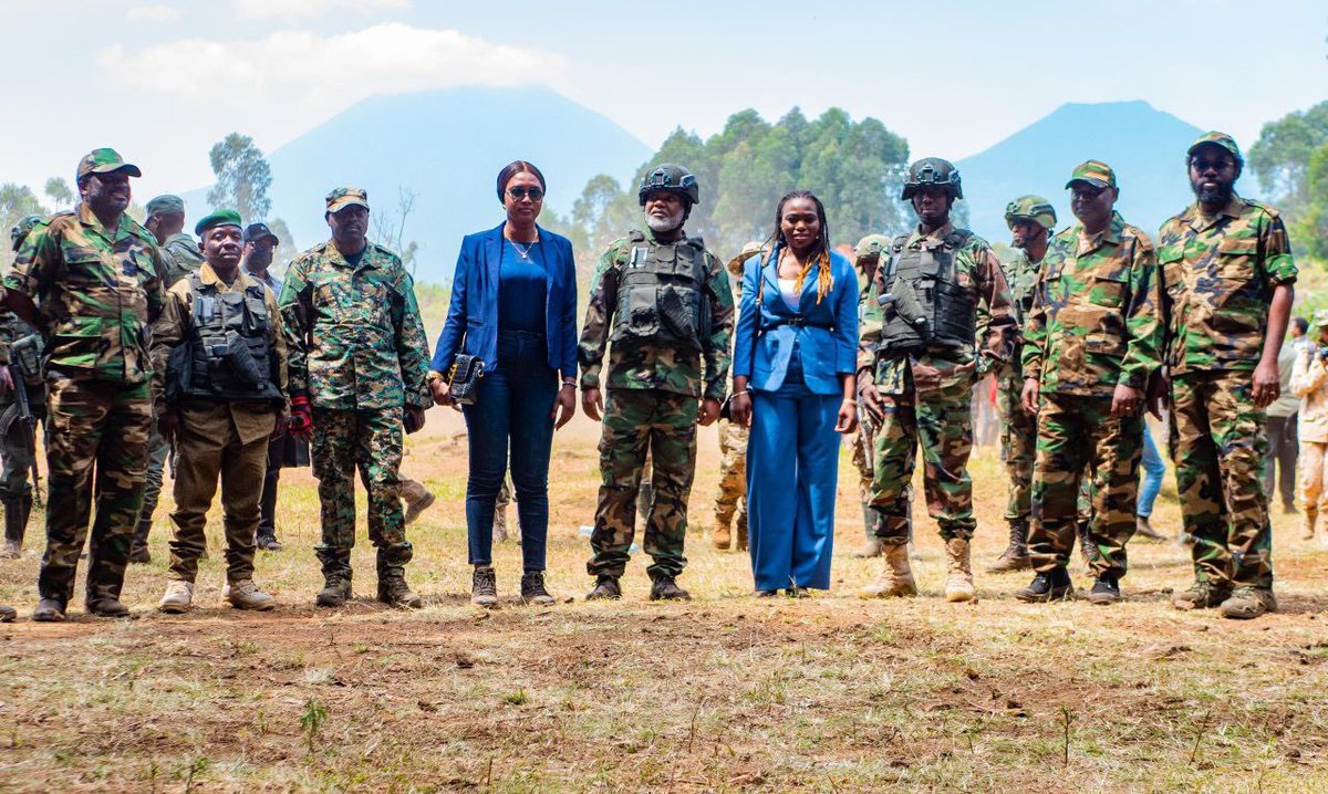 Ibandagrace's tweet photo. Cette aventure d changement d la Constitution est une blague d mauvais goût et Tshilombo le sait très bien et est pleinement conscient du danger qu’il encourt s’il persiste dans cette voie. 
Ns resterons intransigeants et la réaction sera d grande ampleur, déclare Mme @FannyKaj1. https://t.co/KsGrYTZ3qz