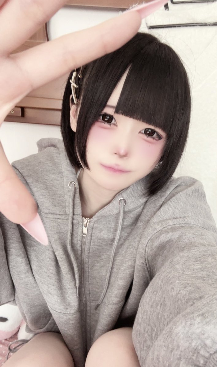 悩内めろ【ばたんキュン】 tweet media