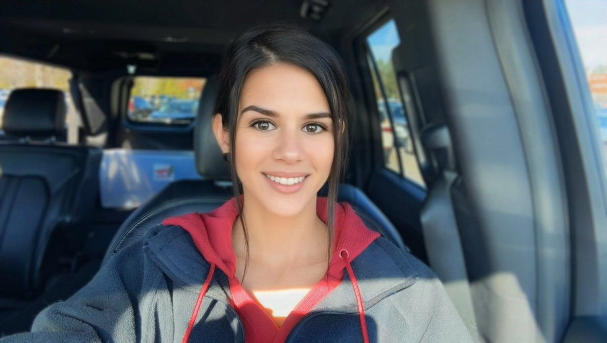 Sarah Sizzle tweet media