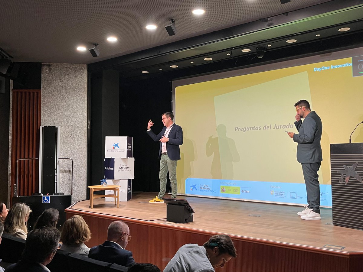 DayOne Premios EmprendeXXI tweet media