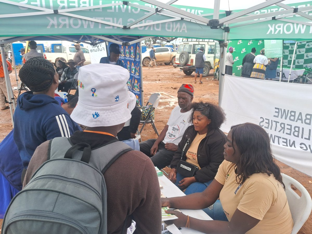 CivilDrug's tweet image. ZCLDN joined Independence Day celebrations in Maphisa on 18 April, engaging communities on drug use &amp;amp; HIV prevention, with a focus on Long-Acting PrEP. We distributed IEC materials &amp;amp; condoms.
#IndependenceDay
#powerofprevention