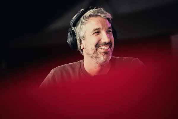 MediaSentinelle's tweet image. ❌À Auray (#Morbihan), l'enregistrement de #LaDernière avec Guillaume Meurice pour @laRadioNova était prévu le 16 juin, mais il vient d'être annulé par la municipalité. "Je ne sais pas si c'est une décision politique, mais ça y ressemble" dit l'animateur.
france3-regions.franceinfo.fr/bretagne/morbi…