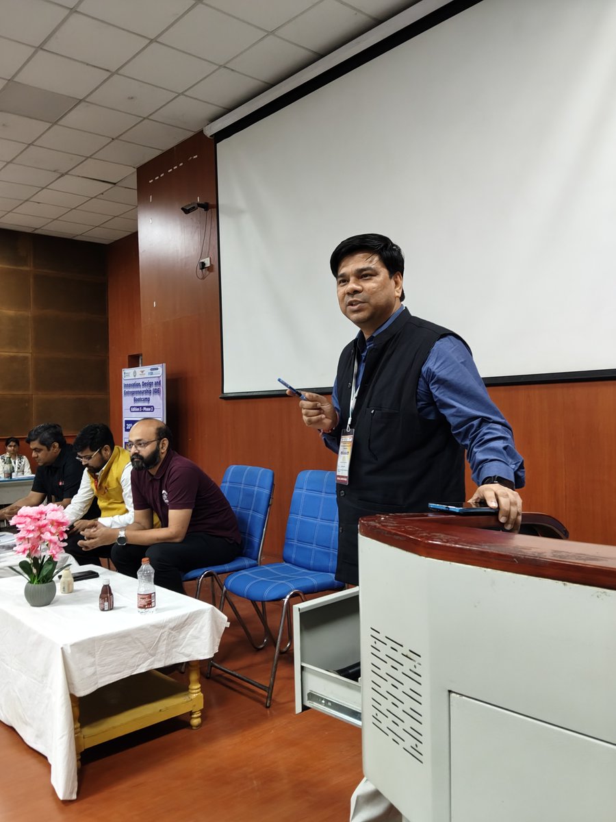 NITPatna1's tweet photo. Day 2 at IDE Bootcamp 2026 🔥

Diving deeper into innovation, problem-solving, and entrepreneurial thinking.

#IDEBootcamp2026 #Innovation #Entrepreneurship #DesignThinking #NITPatna #AICTE #MoE #StartupIndia #LearningByDoing https://t.co/kIm8kHcSdK