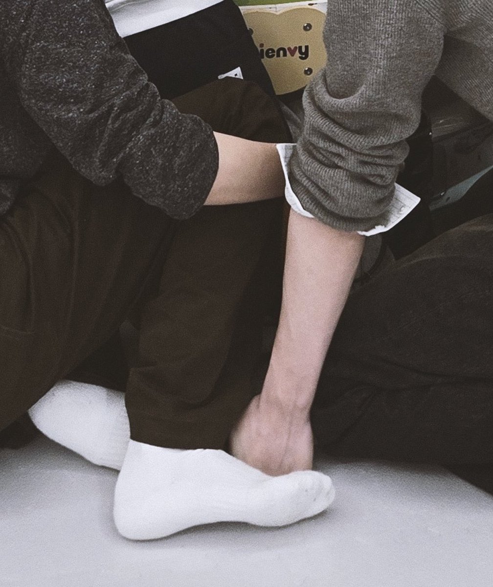 종아리두께랑 팔뚝 두께랑
ㅋㅋ
미친거지