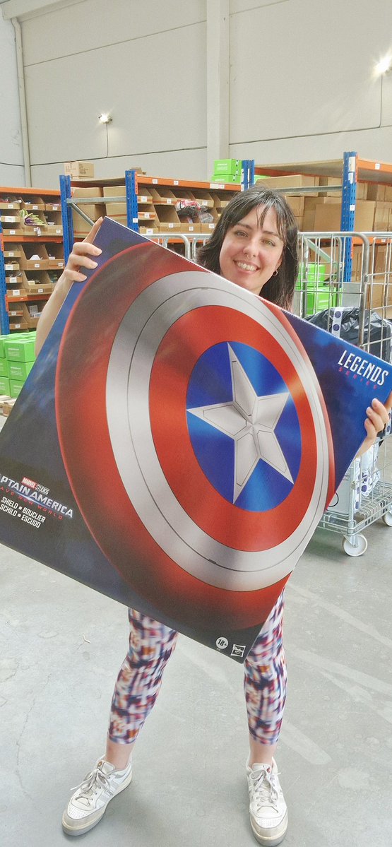 frikileria's tweet image. Hemos conseguido dos de estos ✌️
La que es avisadora no es traidora, estan por lafrikileria.com 🙏

#hasbro #marvel #capitanamerica #avengers