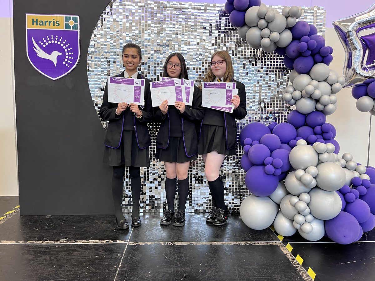 HAFalconwood's tweet image. Miss Pello presented awards to our Year 10 subject and PSO winners along with those who were recognised for receiving positive points and for 100% attendance. Well done to all Year 10 winners and thank you to the parents and families for attending. #serve #support #success