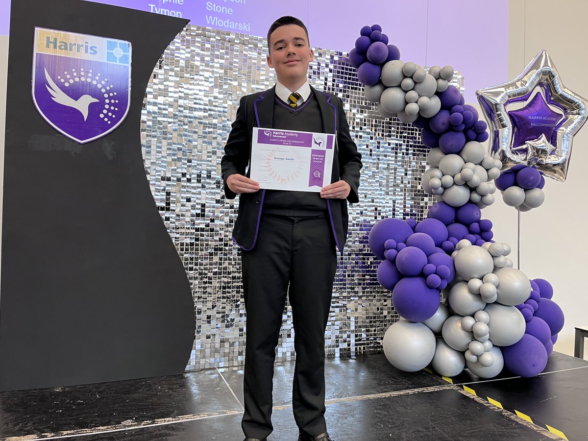 HAFalconwood's tweet image. Miss Pello presented awards to our Year 10 subject and PSO winners along with those who were recognised for receiving positive points and for 100% attendance. Well done to all Year 10 winners and thank you to the parents and families for attending. #serve #support #success