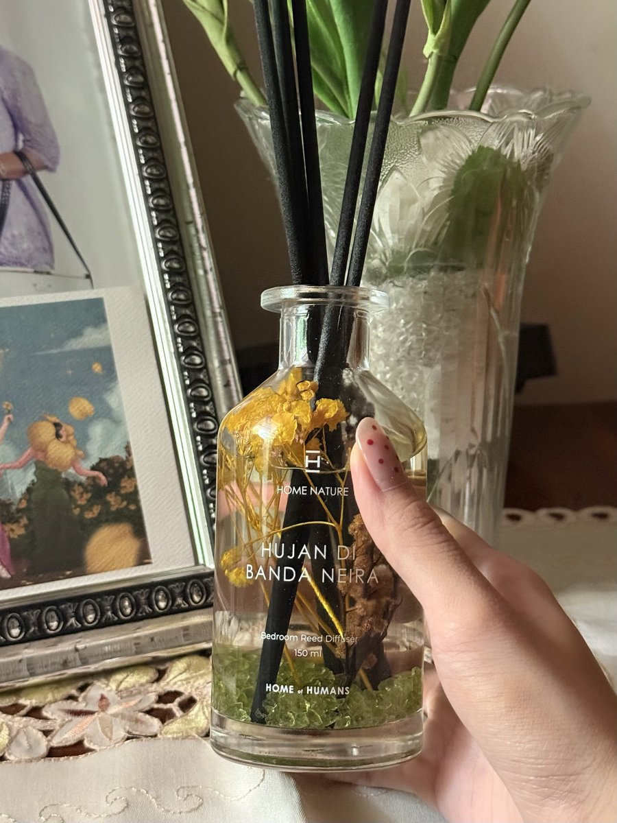 MAKASIH BANGET INI WANGI POL POL SEMERBAK SATU RUANGAN 😭😭 gapernah ruang tamu gw sewangi ini jirrrrr 😭😭😭😭