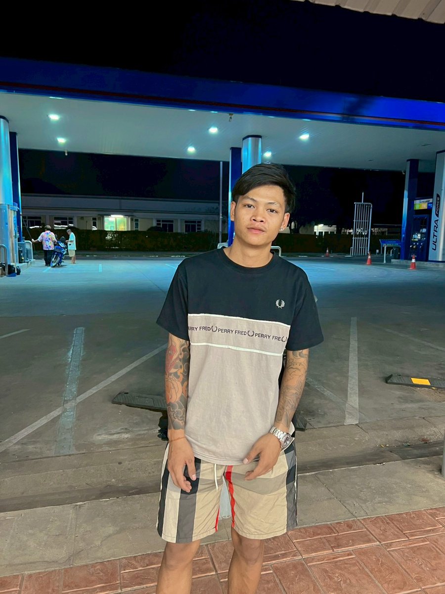dechawatday0987's tweet photo. พี่ก็รู้ว่าผม อยู่ขอนแก่น🤣 ทักมาคั้บตอนนี้เหงาสุดๆ🥺💘🤟🏻ใจรีหน่อยก๊าบ  #ขอนแก่น #ขอนแก่นในเมือง #มข https://t.co/SQJkRC05Dc