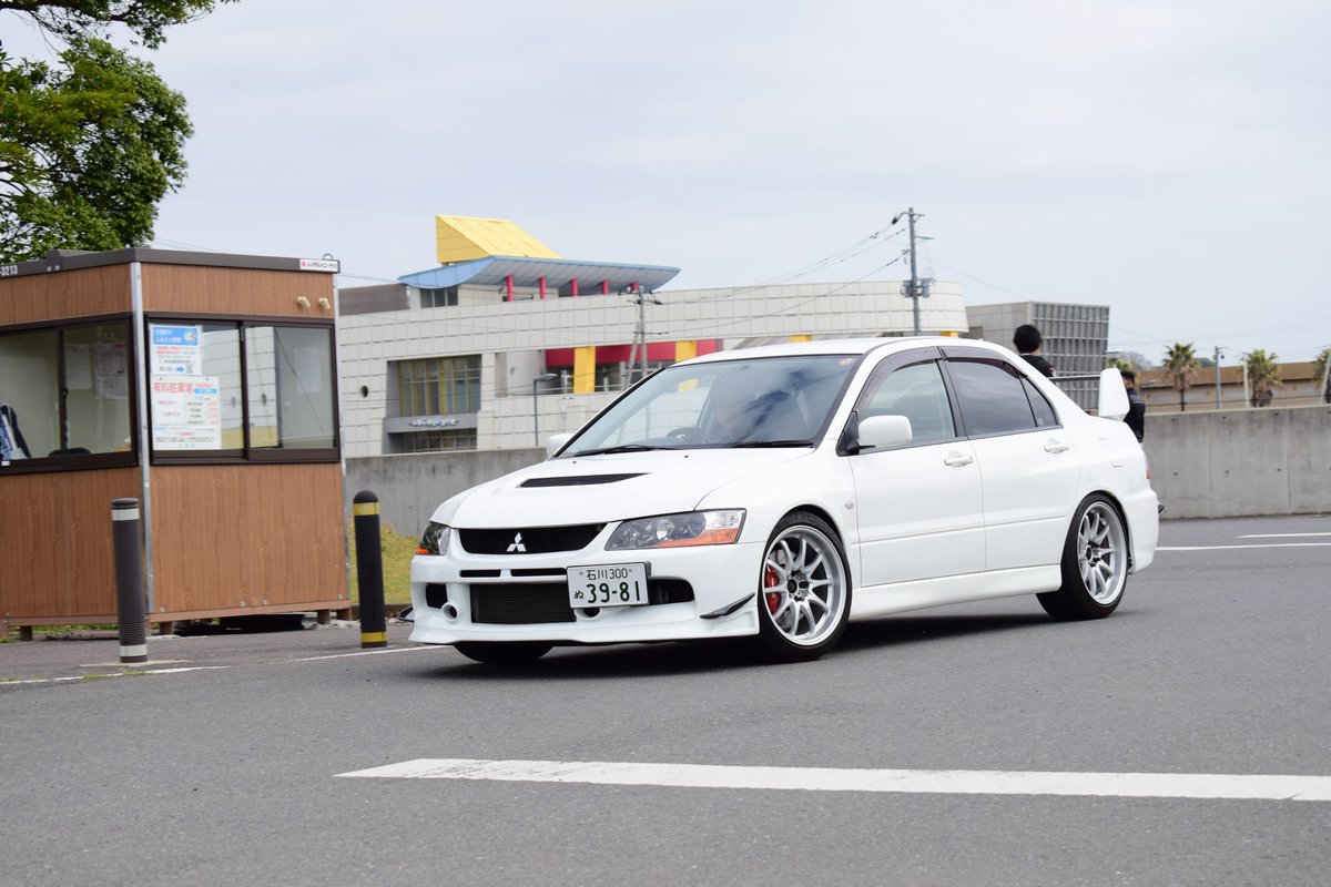 よ～いち tweet media