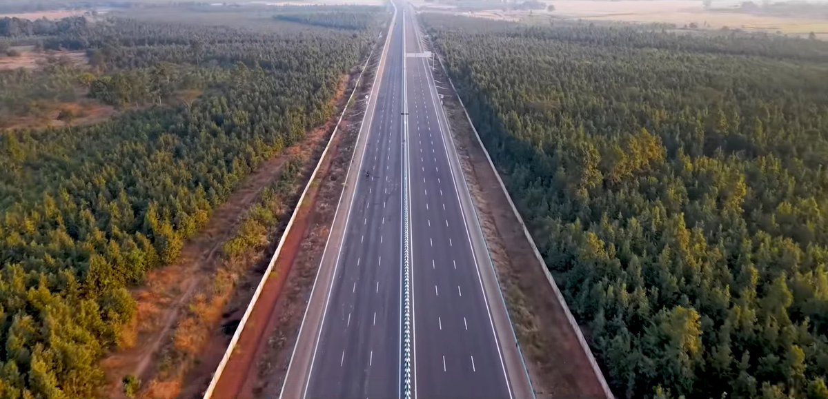 AndhraCommunity's tweet image. 🚨 Major progress on Raipur–Visakhapatnam Expressway 🚀

Part of the Economic Corridor linking Chhattisgarh &amp;amp; Odisha to Vizag Port ⚓

📏 Total length: 464 km
📍 Odisha section: 8 packages
✅ Package-4  now completed

🗓️ Overall target: Dec 2026

#AndhraPradesh #Infrastructure