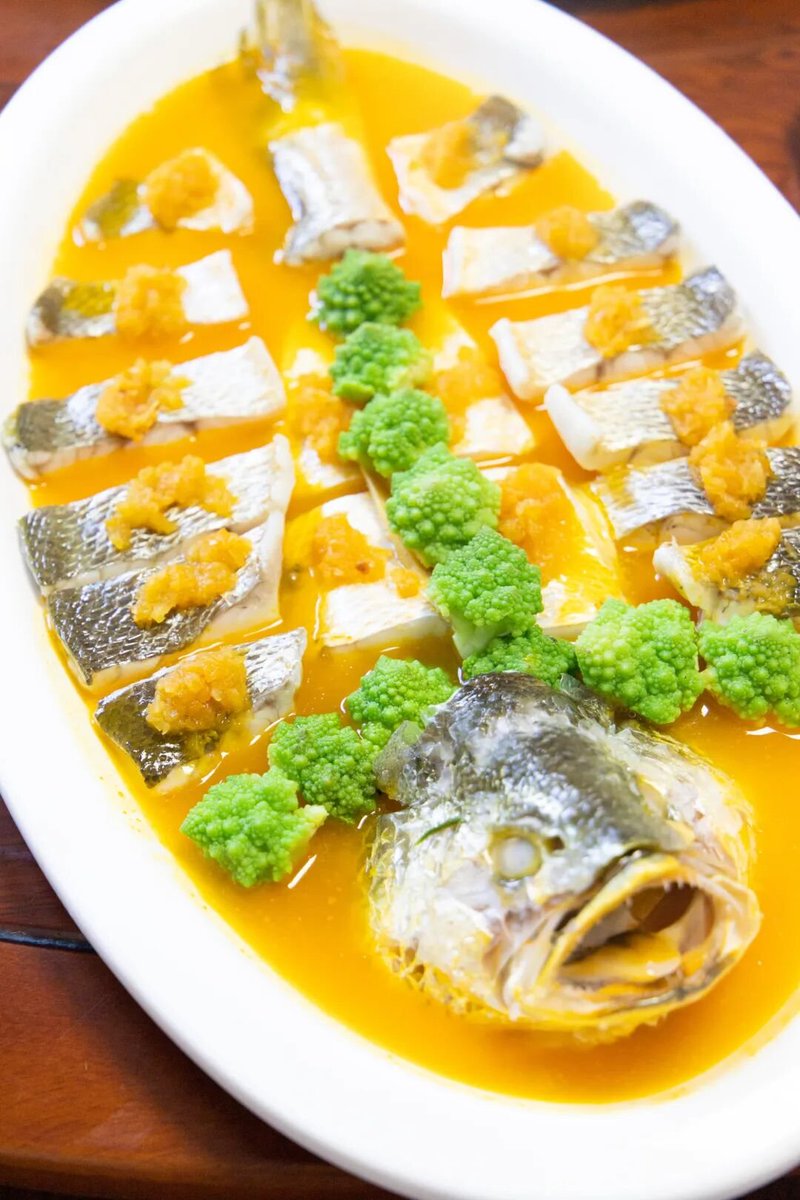 ABiteofFuzhou's tweet image. Come to #Fuzhou. Taste it fresh 🥢 Every #bite is a brand-new discovery. 来福州，尝尝鲜 🥢 每一口都是全新体验。
#seafood #umami #SeafoodLovers #yummy #crab #fish #tasty #EatLocal #FuzhouCuisine #ChineseFood #foodie #feast