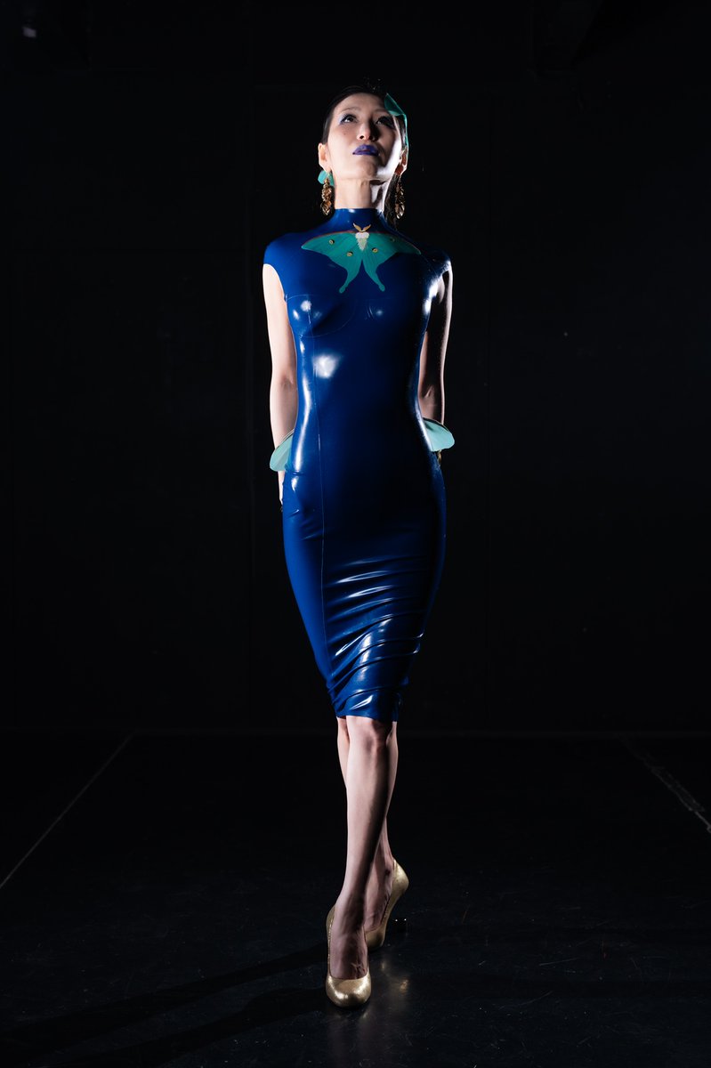 Shin07433505's tweet photo. オオミズアオドレス(ラバー) ②

📸Photo　まぁくん@markmakoto1 

#latexfashion #ラバー #latex https://t.co/KCt2OzYqe4