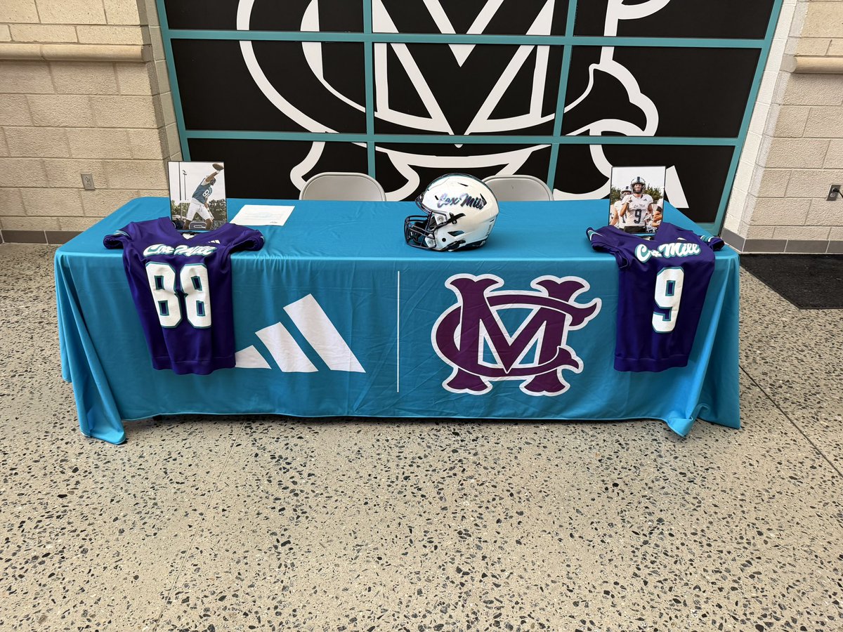 coxmillftbl's tweet photo. Congrats to @gavin_ramirez88 and @J_Moore26 on signing today. Leaving a great legacy. #Pursuit https://t.co/ffjUiJPOb9