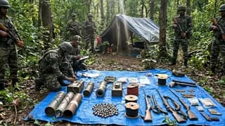 Jawan24x7's tweet image. CRPF व थाना पुलिस ने सर्च ऑपरेशन चलाकर 2.5 kg विस्फोटक पदार्थ आईईडी व हथियार किया बरामद.

पूरा पढ़ें ..👇

hulchalnews24.com/crpf-w-thana-p…
#CRPF #bihar #IED