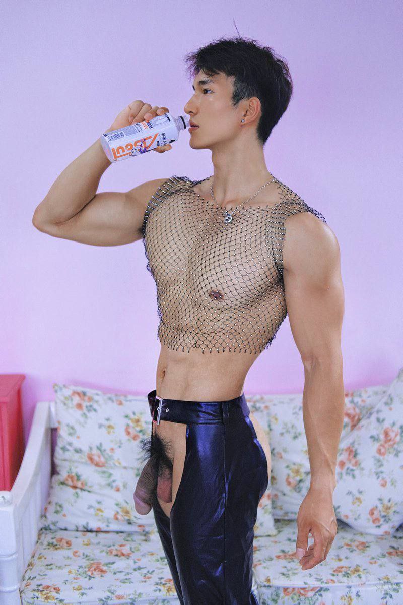 大屌幕承《回归》 tweet media