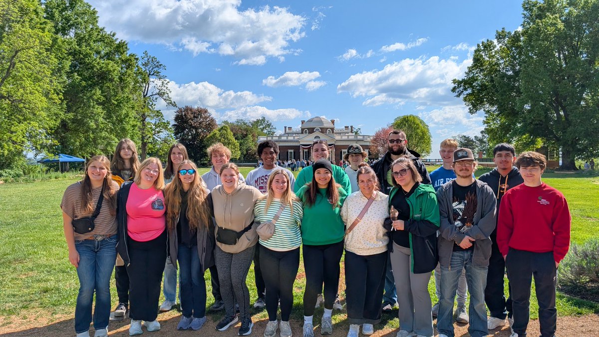newhavenhigh's tweet photo. Day 3 continues through Virginia to D.C. https://t.co/GPigMnqaT4