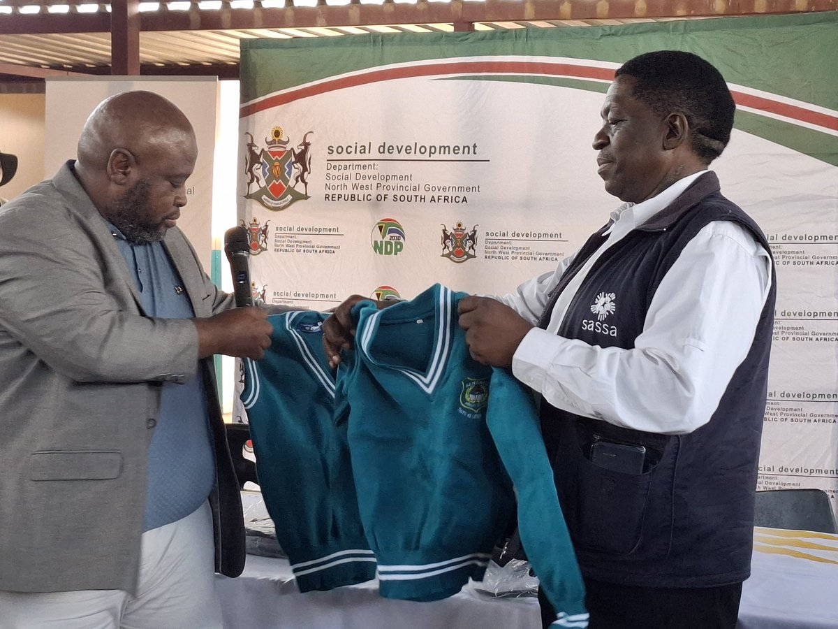 DSDNW3's tweet photo. #ReThuseReGoThuse @DSDNW3 and @OfficialSASSA give school uniform worth of R271k to learners at Sensako. About 22 boys received full set of uniform with 28 girls getting theirs. From the 719 school roll call, 612 receive child support grant https://t.co/s65LO8t5dZ